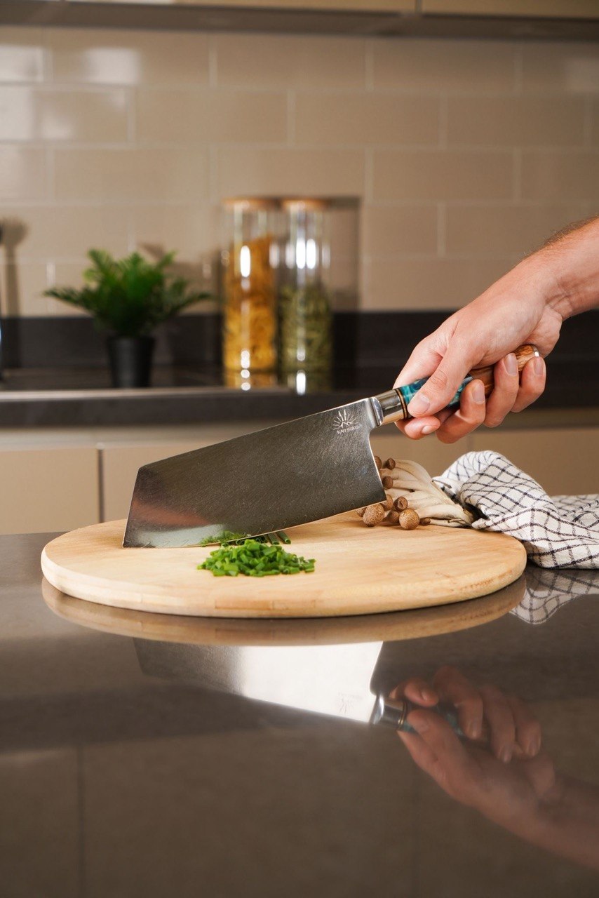 Kaitsuko knife in use — kitchen content